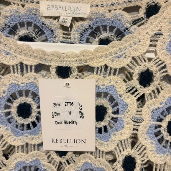 Gorgeous Women's/Teen's Crochet Floral Lace Top - Size Medium NWT - Picture 9 of 16